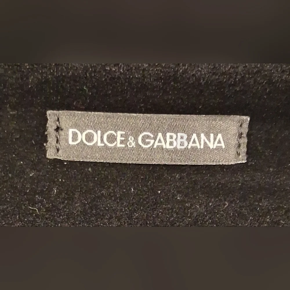 EUC Dolce & Gabbana Black Ribbed Magnetic Close Hard Shell Glasses Case